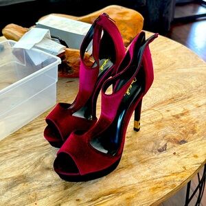 Velvet Burgandy Heels 5 inch heel size 7